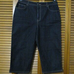 Gloria Vanderbilt jean capris, dark denim blue, pockets and stretch size 14